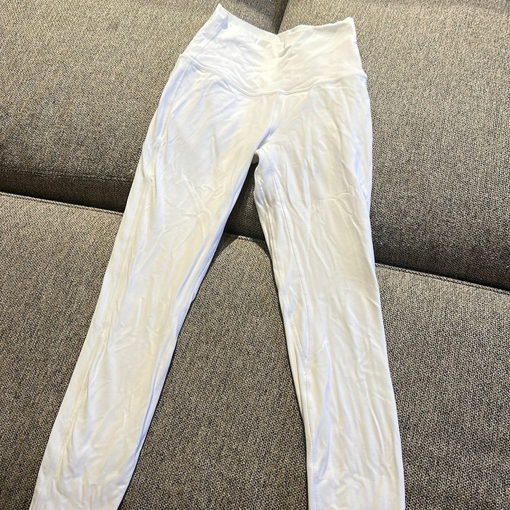White lulu lemon align size 4